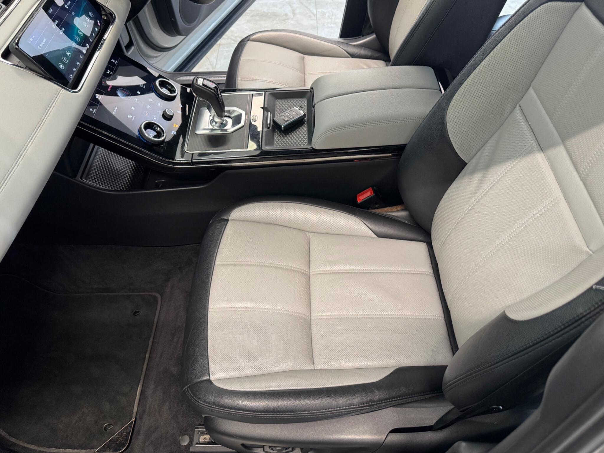 Land Rover Range Rover Evoque view 41