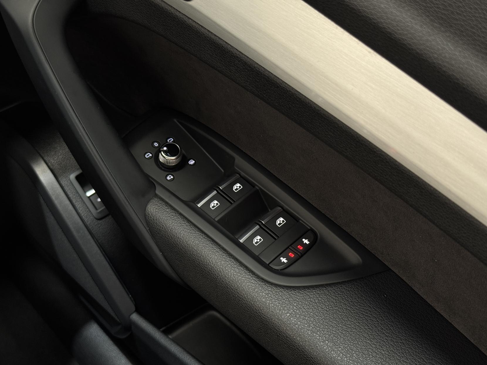 Audi Q5 view 45