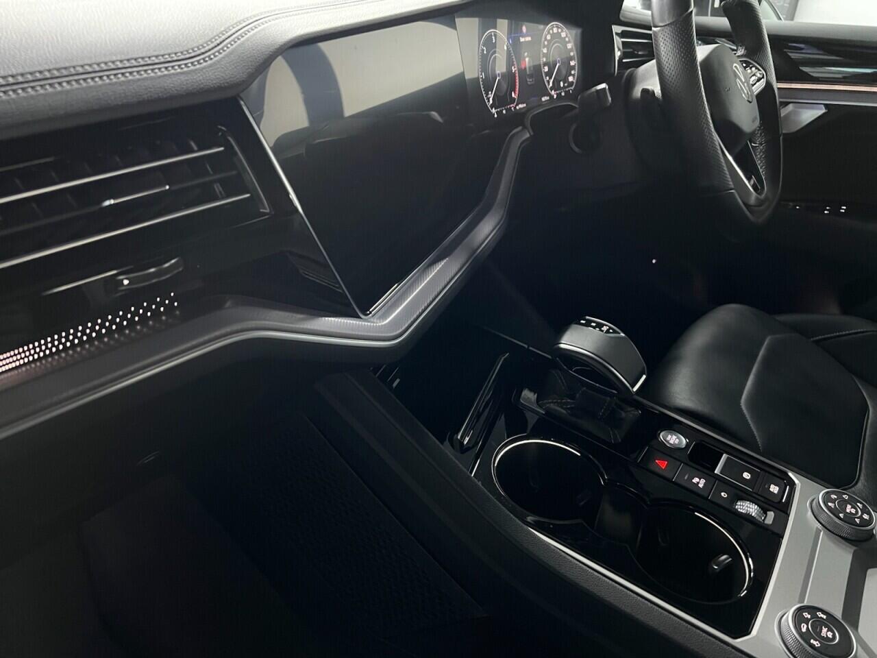 Volkswagen Touareg view 33