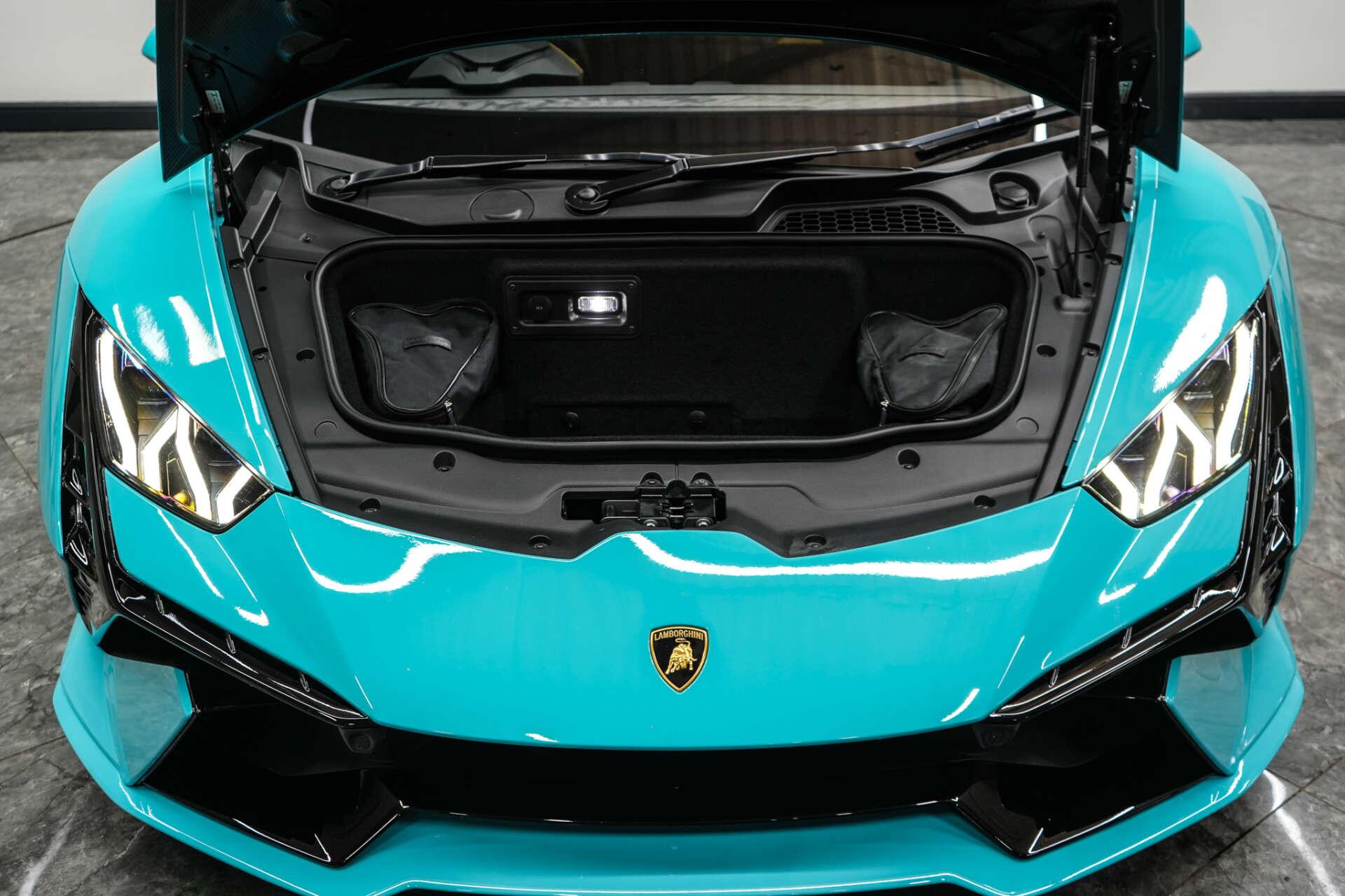 Lamborghini Huracan view 26