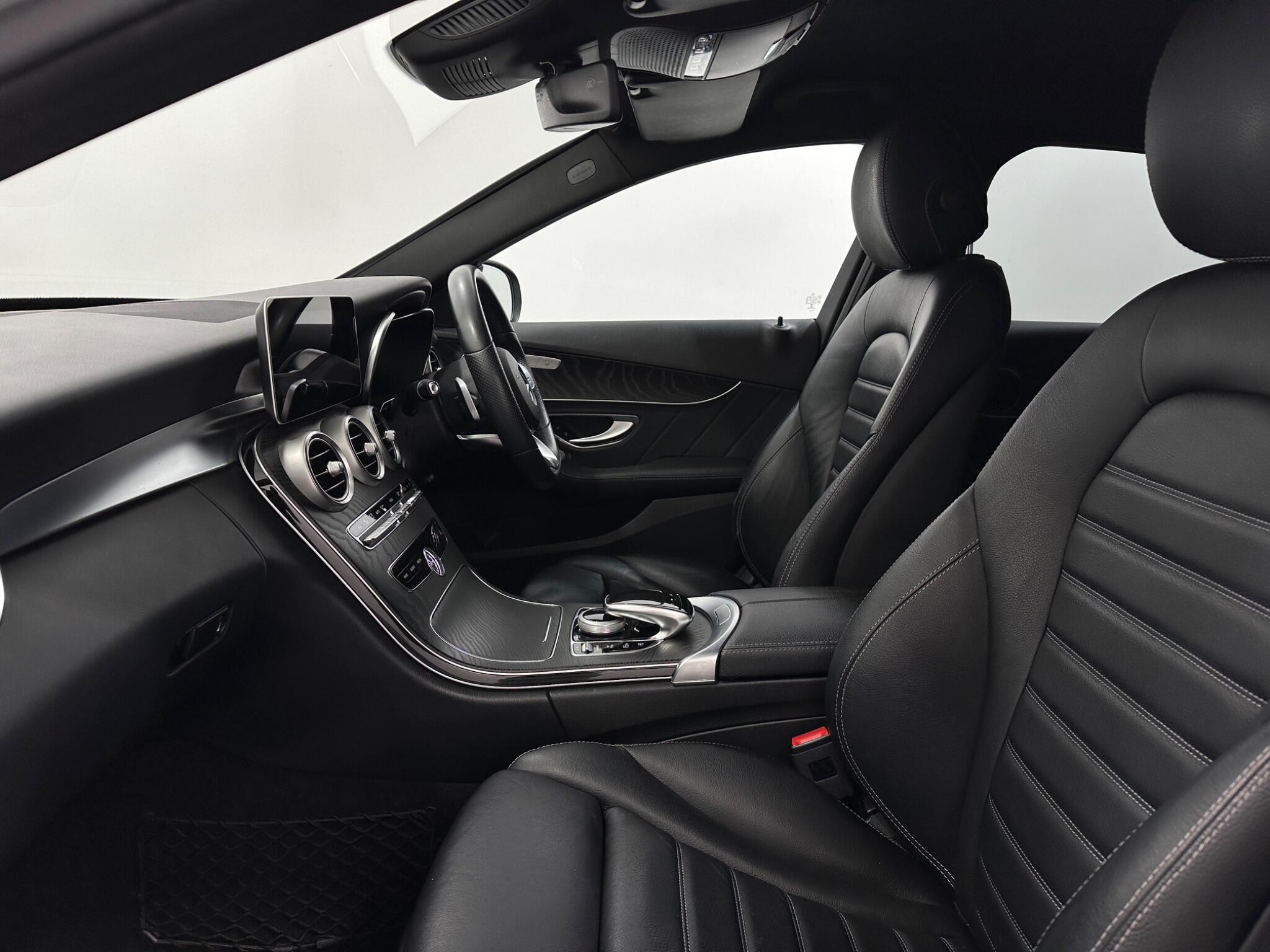 Mercedes-Benz C-Class view 37