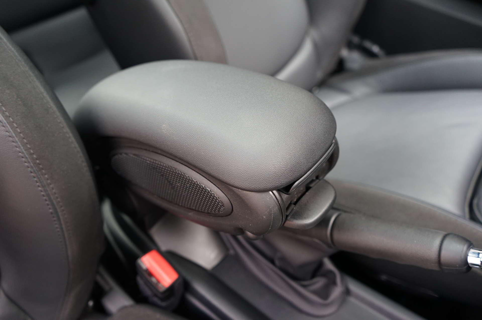 Mini Hatch view 26