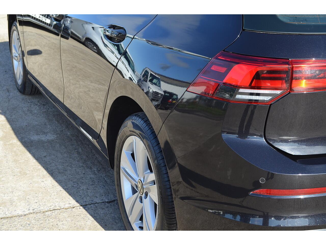 Volkswagen Golf view 32