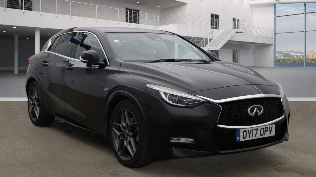 Infiniti Q30 view 6