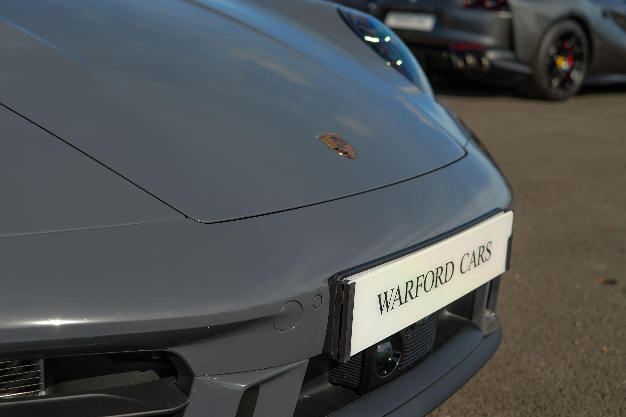 Porsche 911 view 10