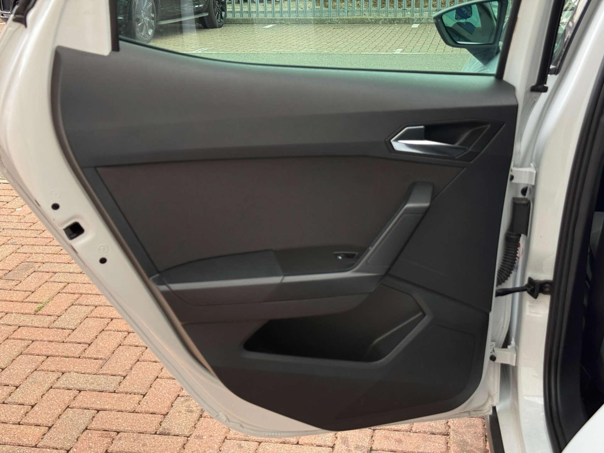 Seat Arona view 38