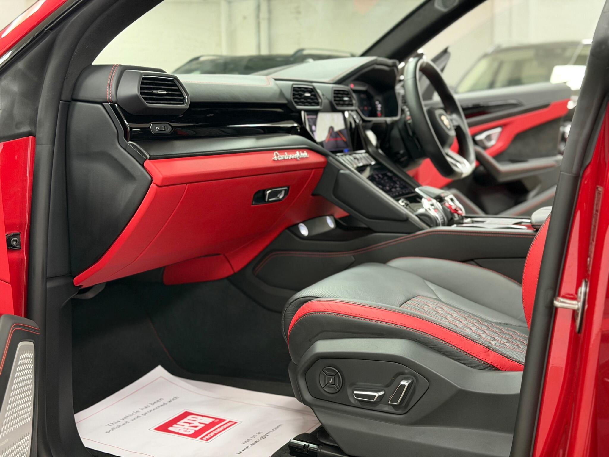 Lamborghini Urus view 58