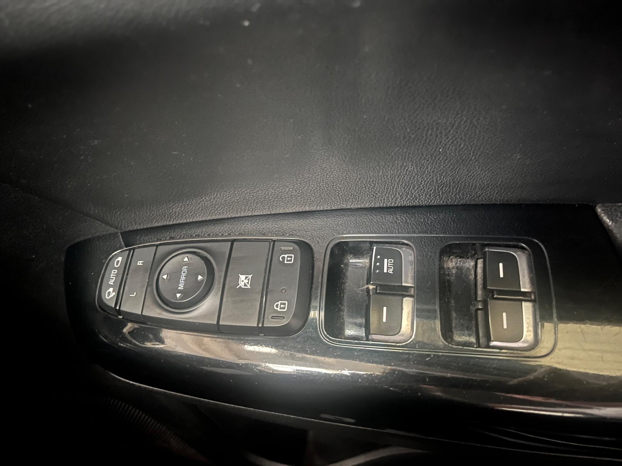 2016 Kia Sportage image 40