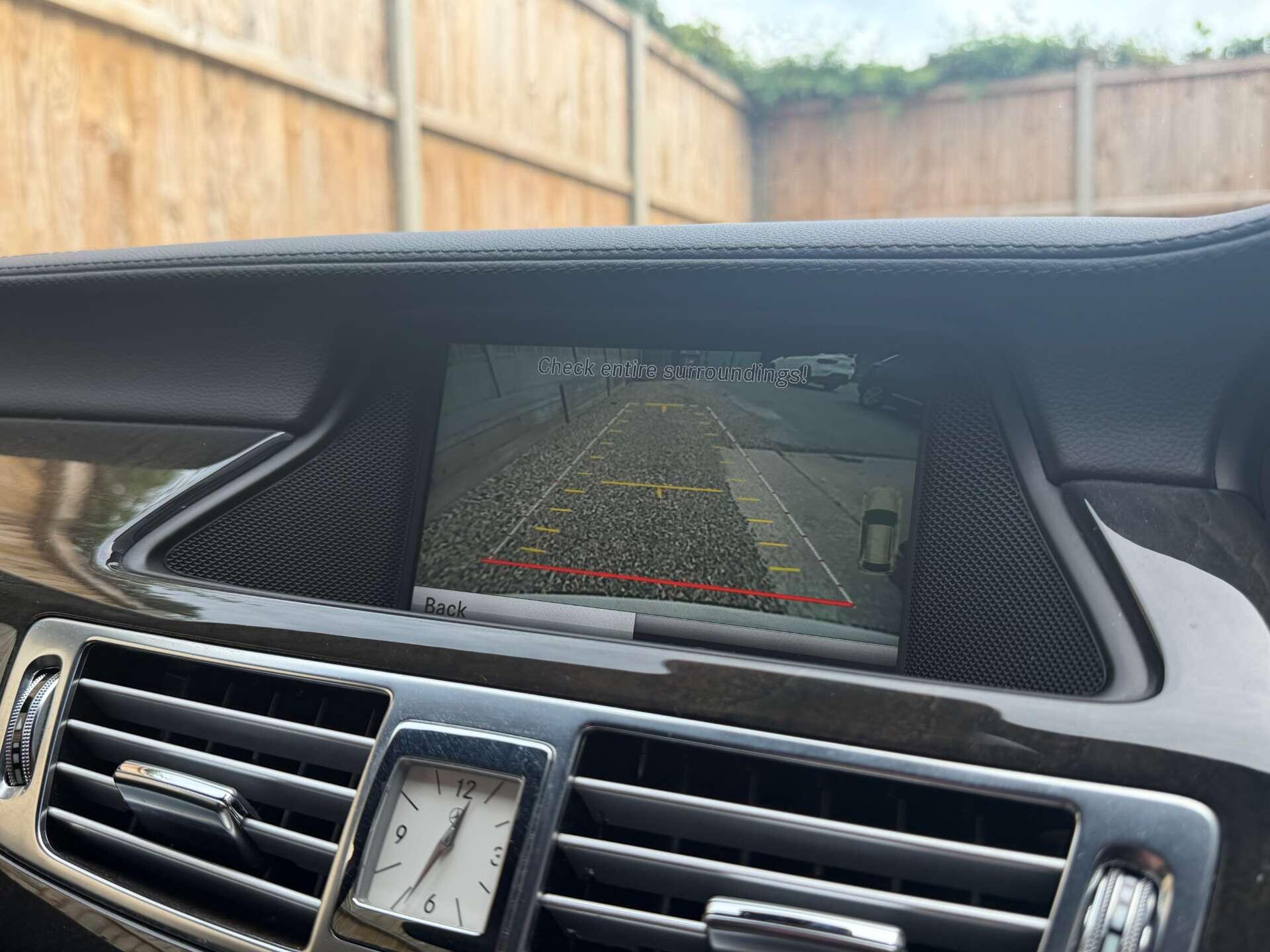 Mercedes-Benz CLS view 3