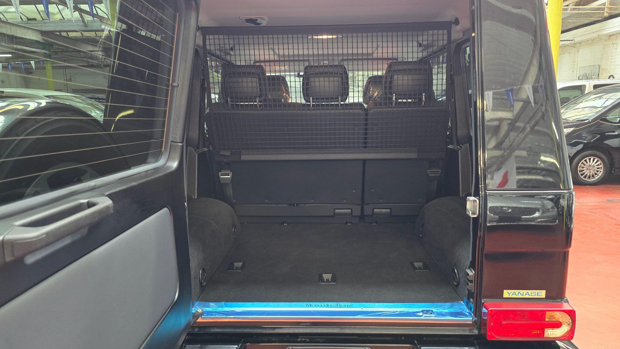 Mercedes-Benz G-Class view 40