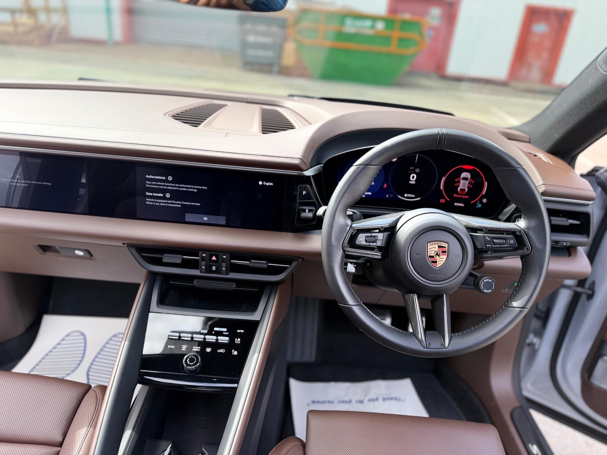 Porsche Macan view 13