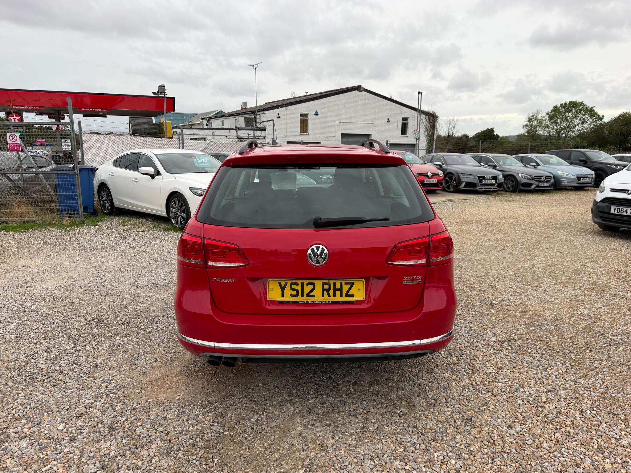 Volkswagen Passat view 8