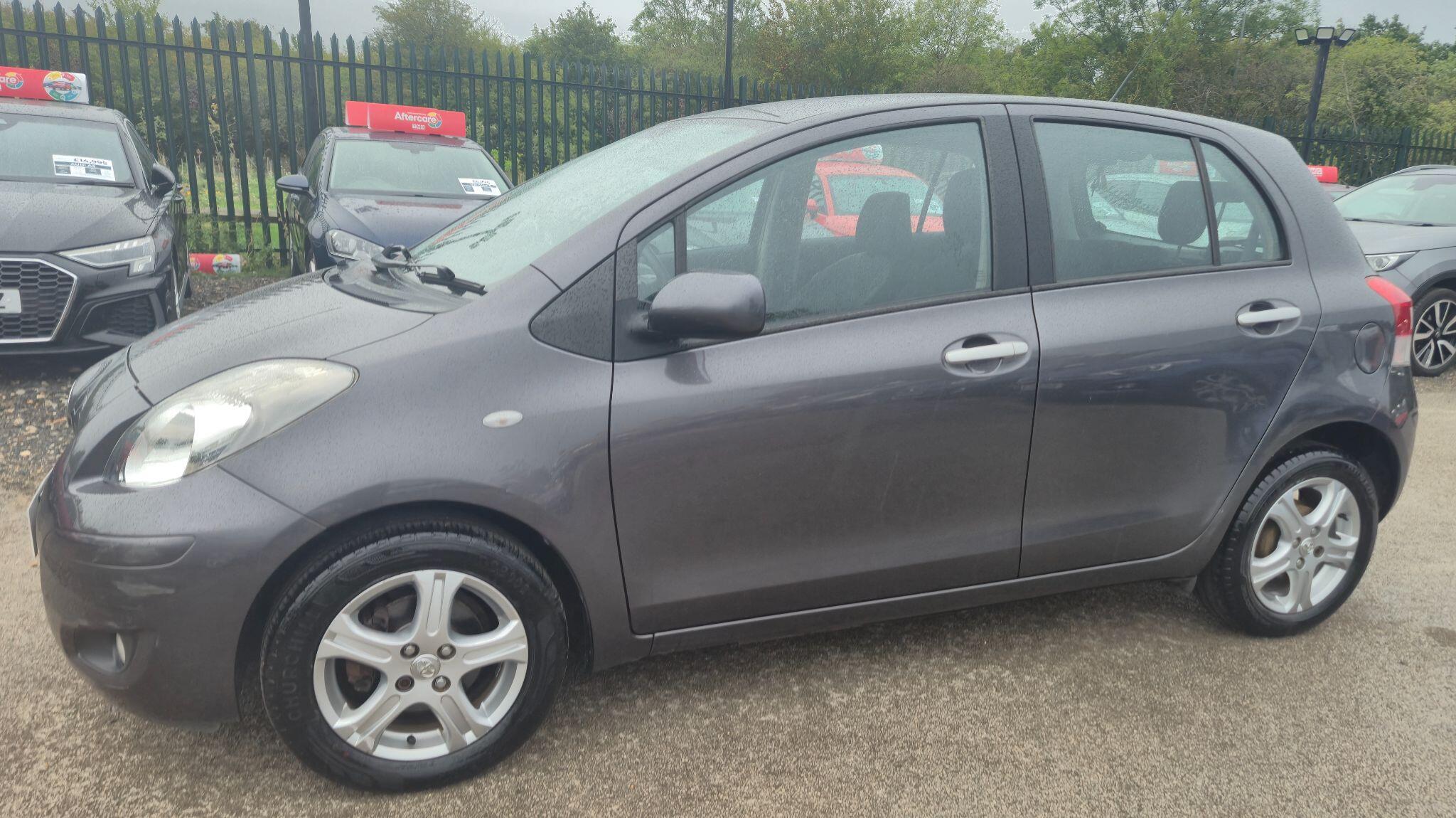 Toyota Yaris view 3