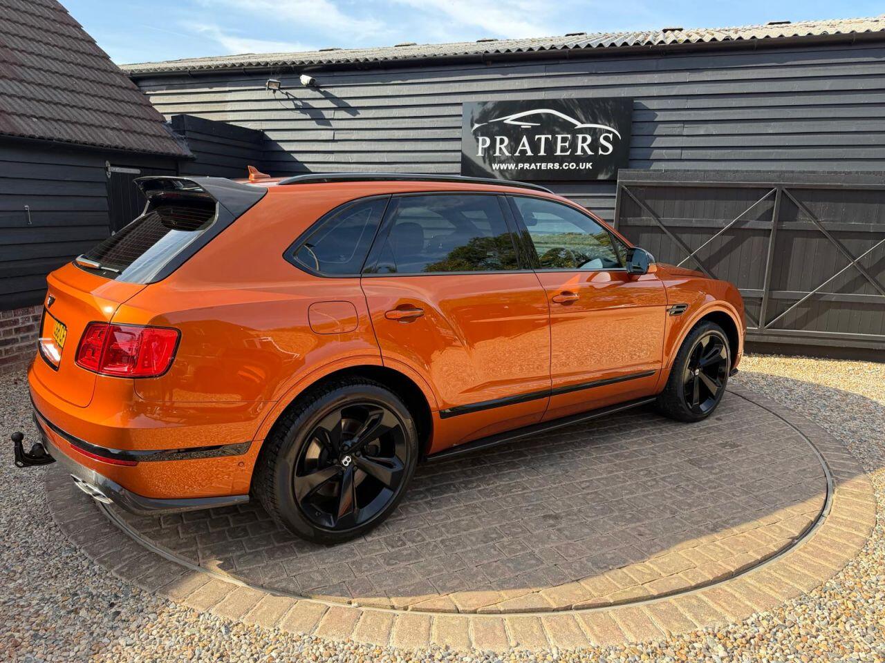 Bentley Bentayga view 32