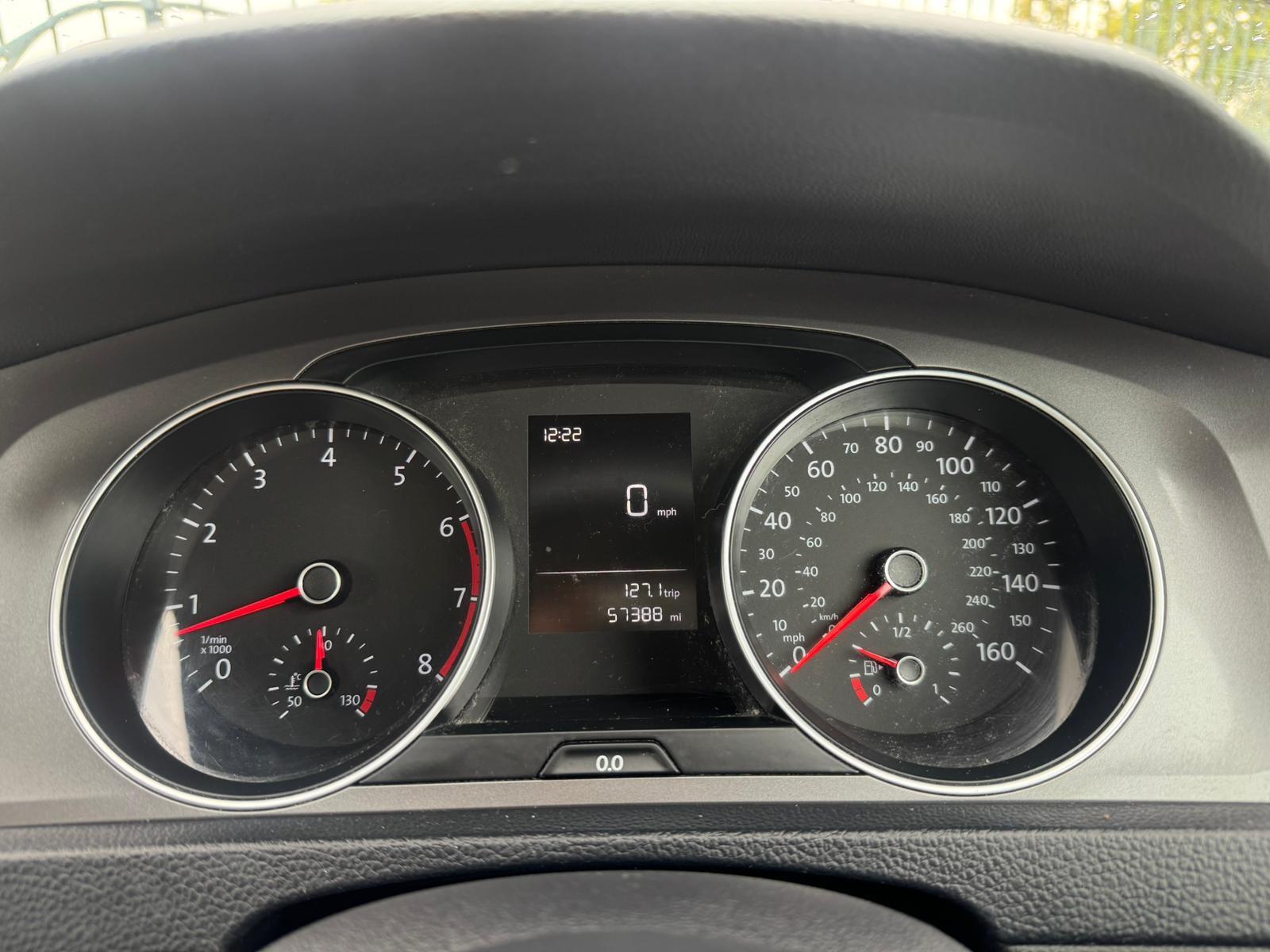 2013 Volkswagen Golf image 12