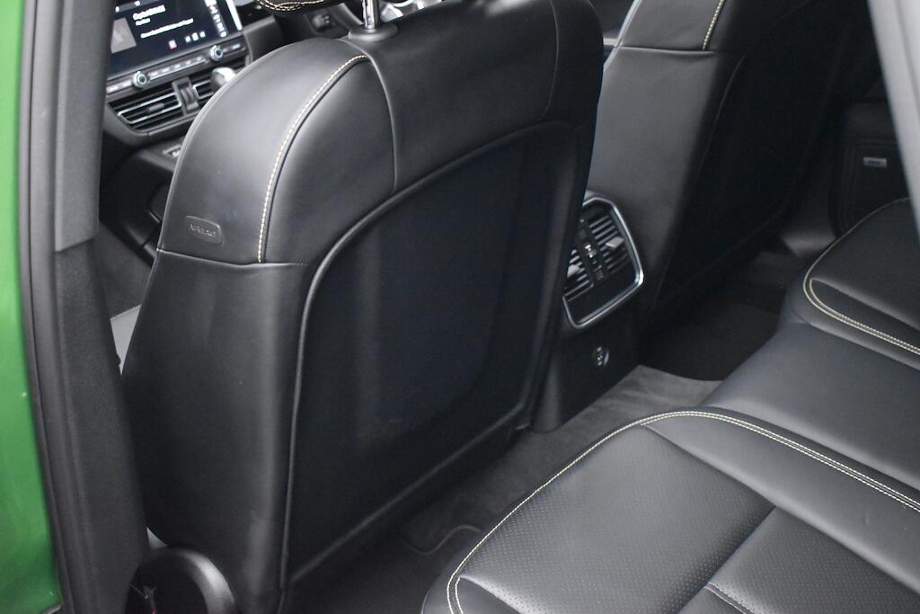 Porsche Macan view 52