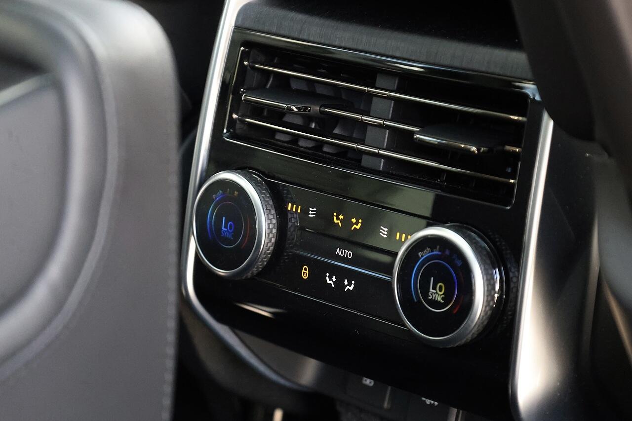 Land Rover Range Rover view 25