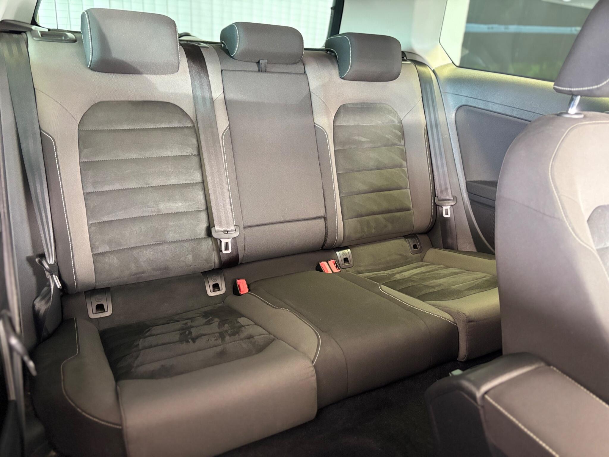 Volkswagen Golf view 12