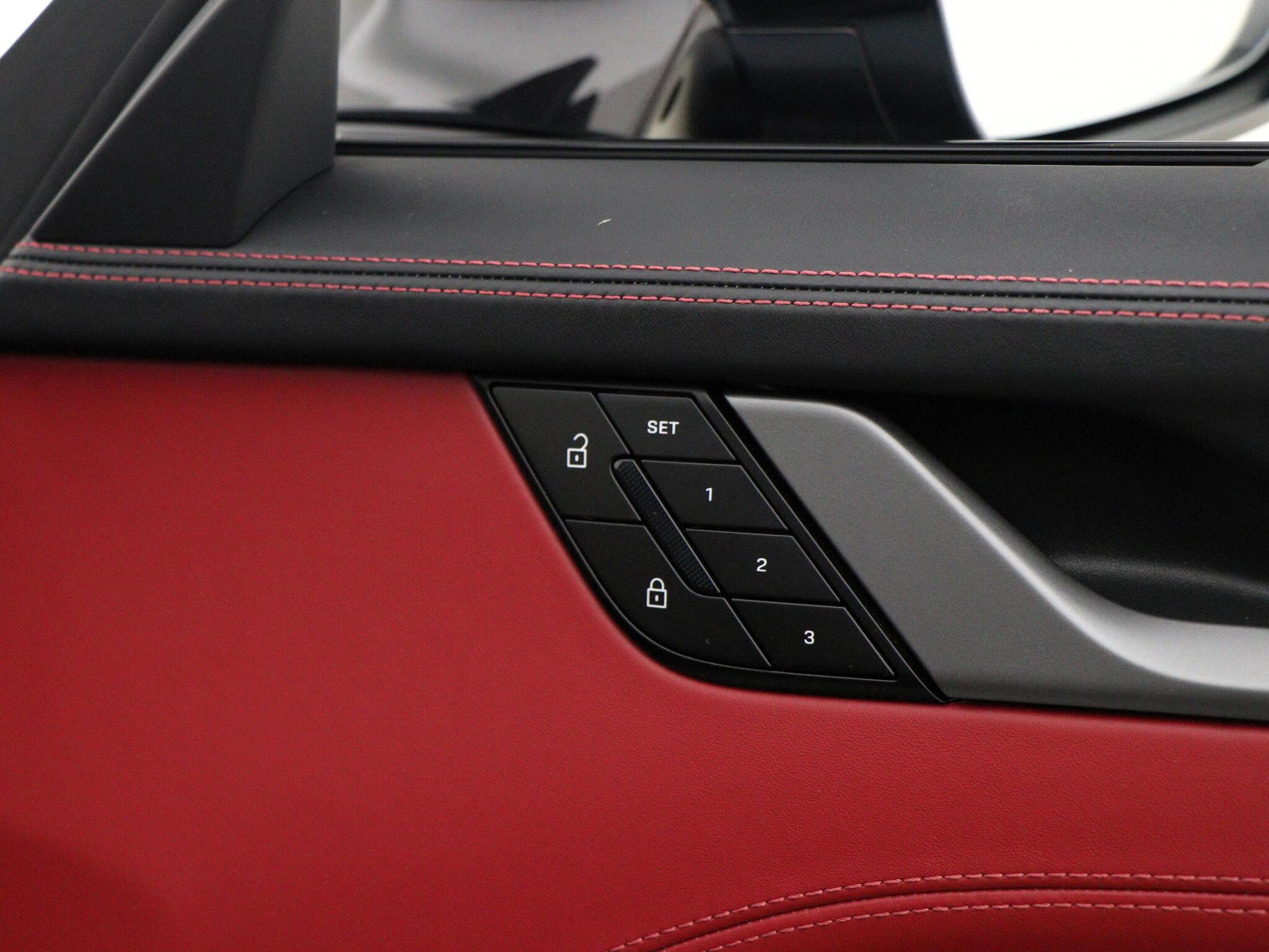 Porsche 911 view 28