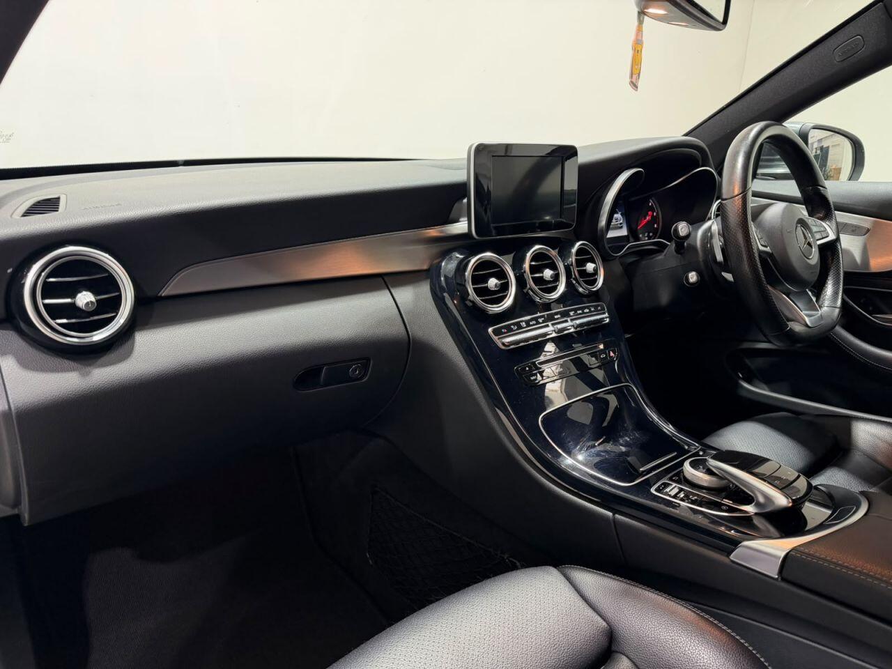 Mercedes-Benz C-Class view 14