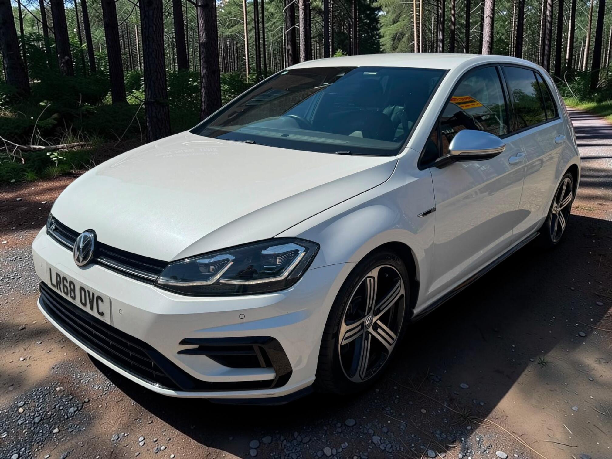 Volkswagen Golf view 3