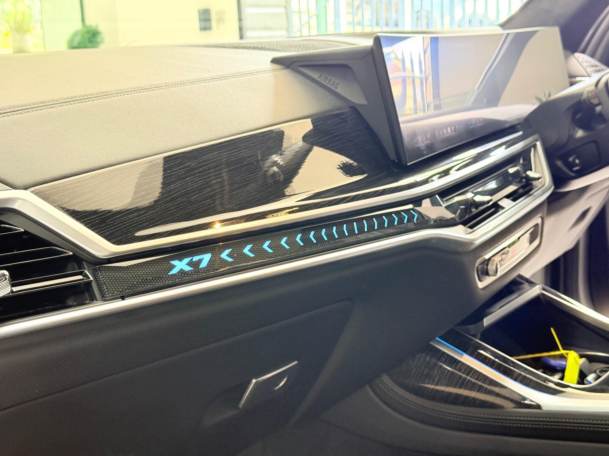 BMW X7 view 58