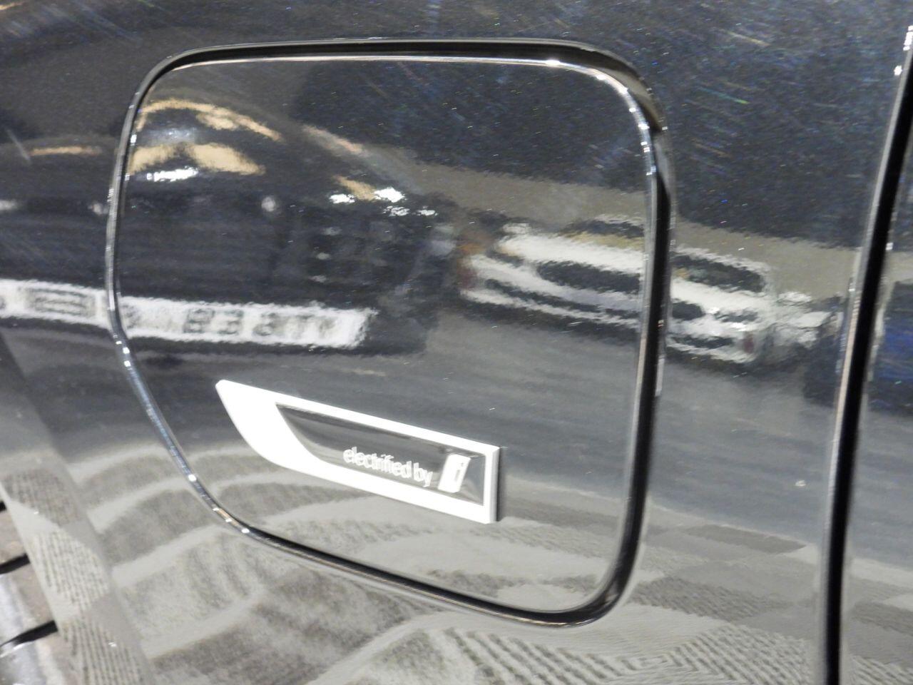 BMW 3 Series view 15