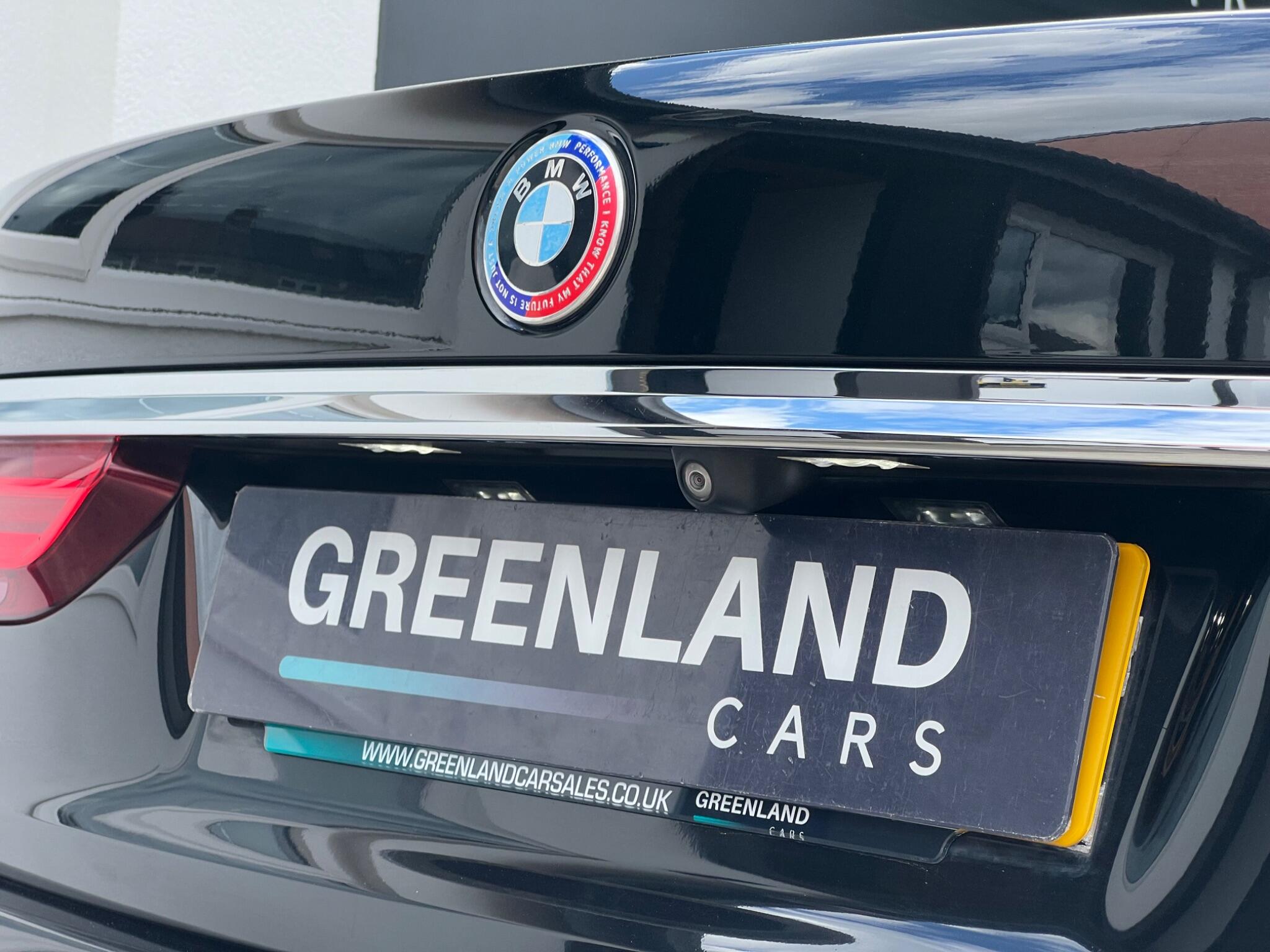 BMW 7 Series view 35