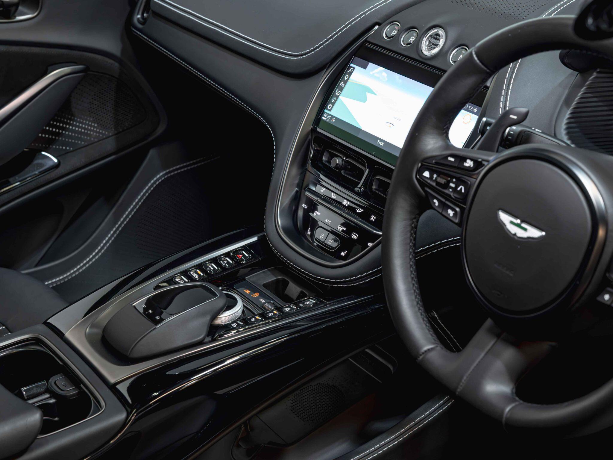 Aston Martin DBX view 25