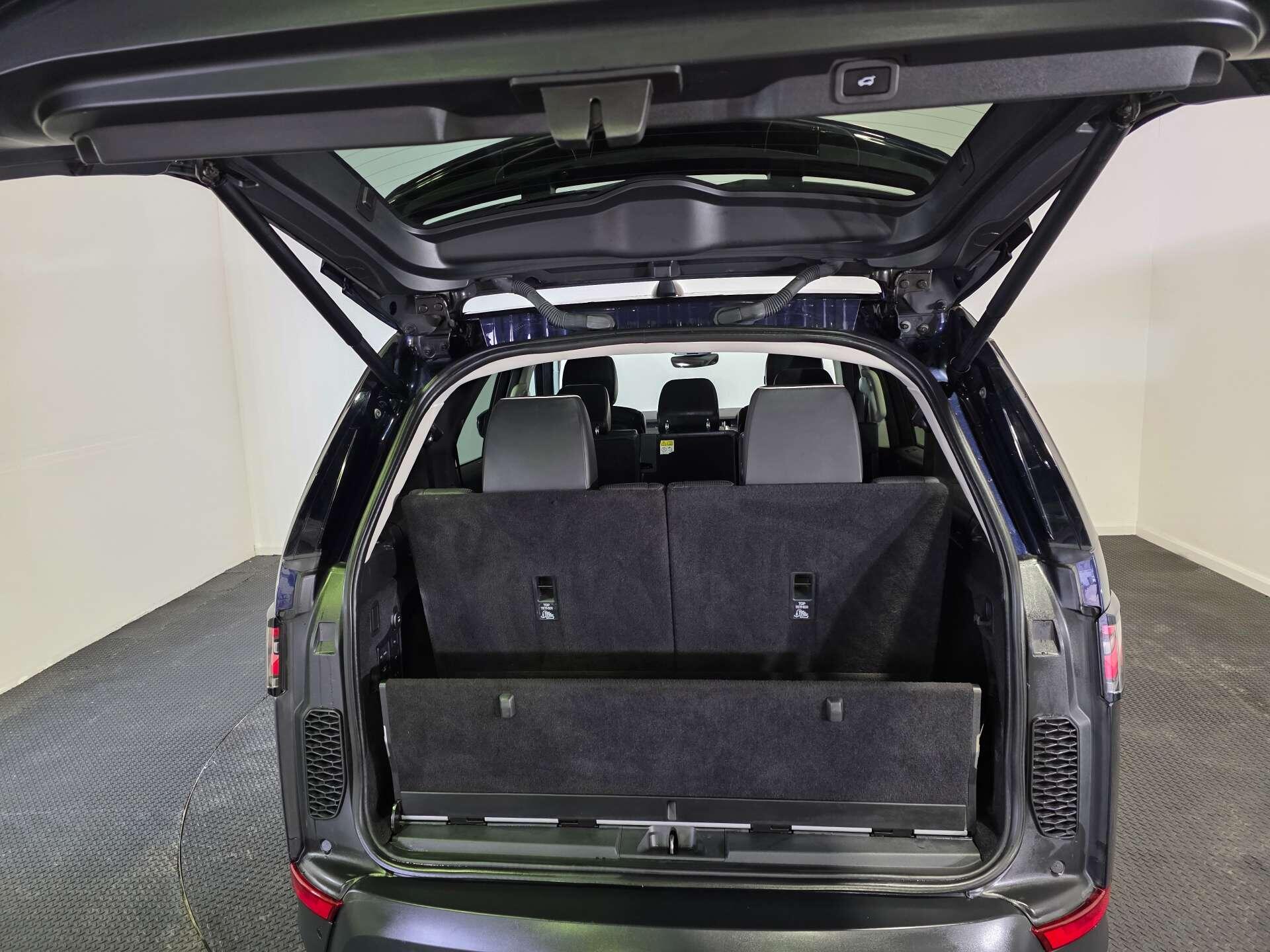 Land Rover Discovery view 18