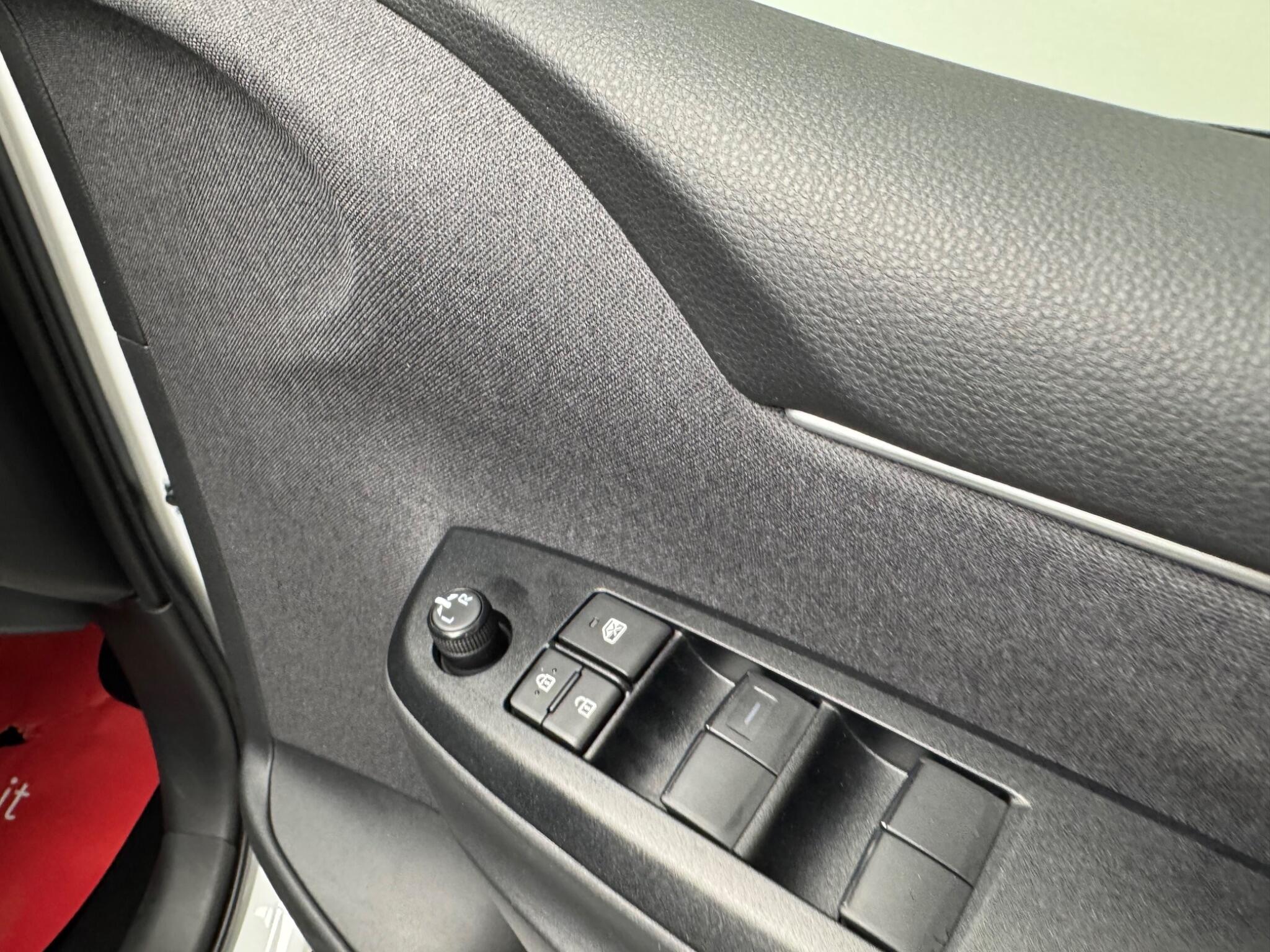 Toyota Yaris view 9