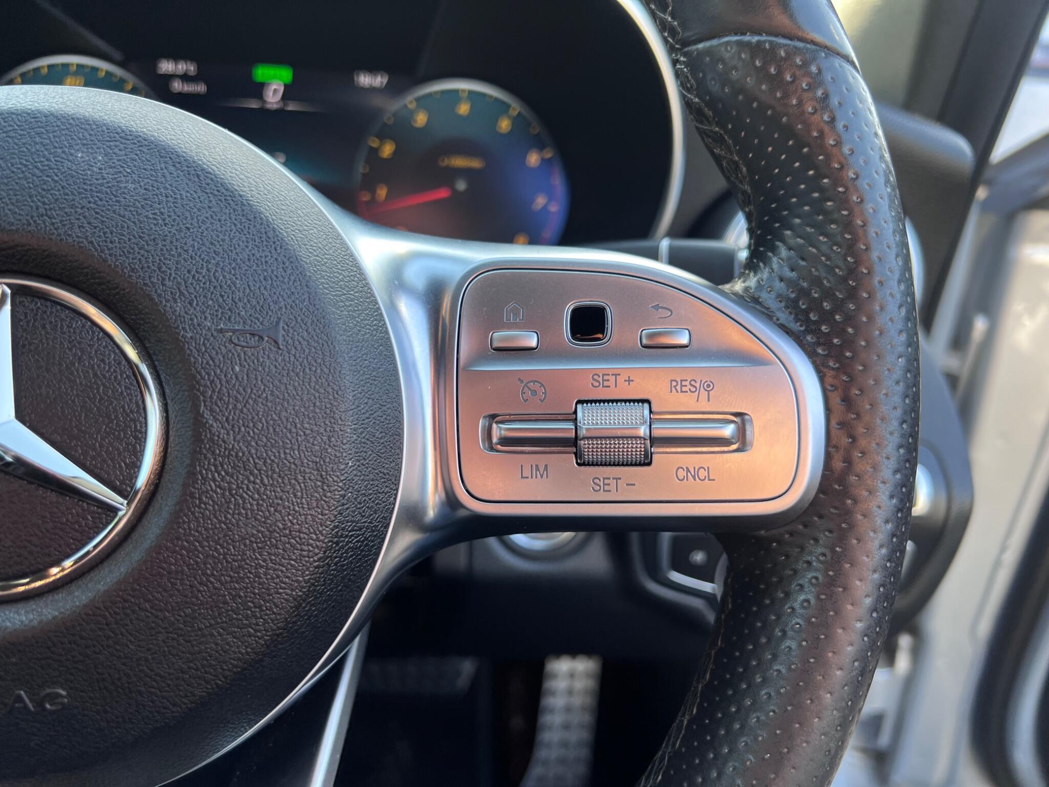 Mercedes-Benz C Class view 28