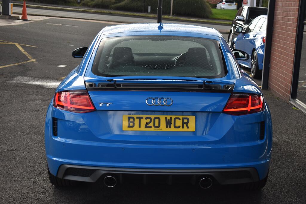 Audi TT view 14