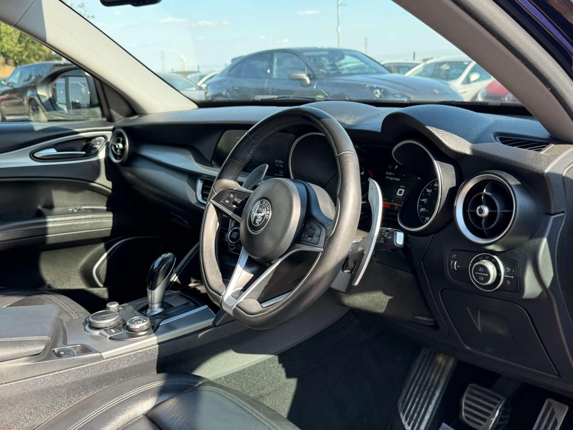 Alfa Romeo Stelvio view 35