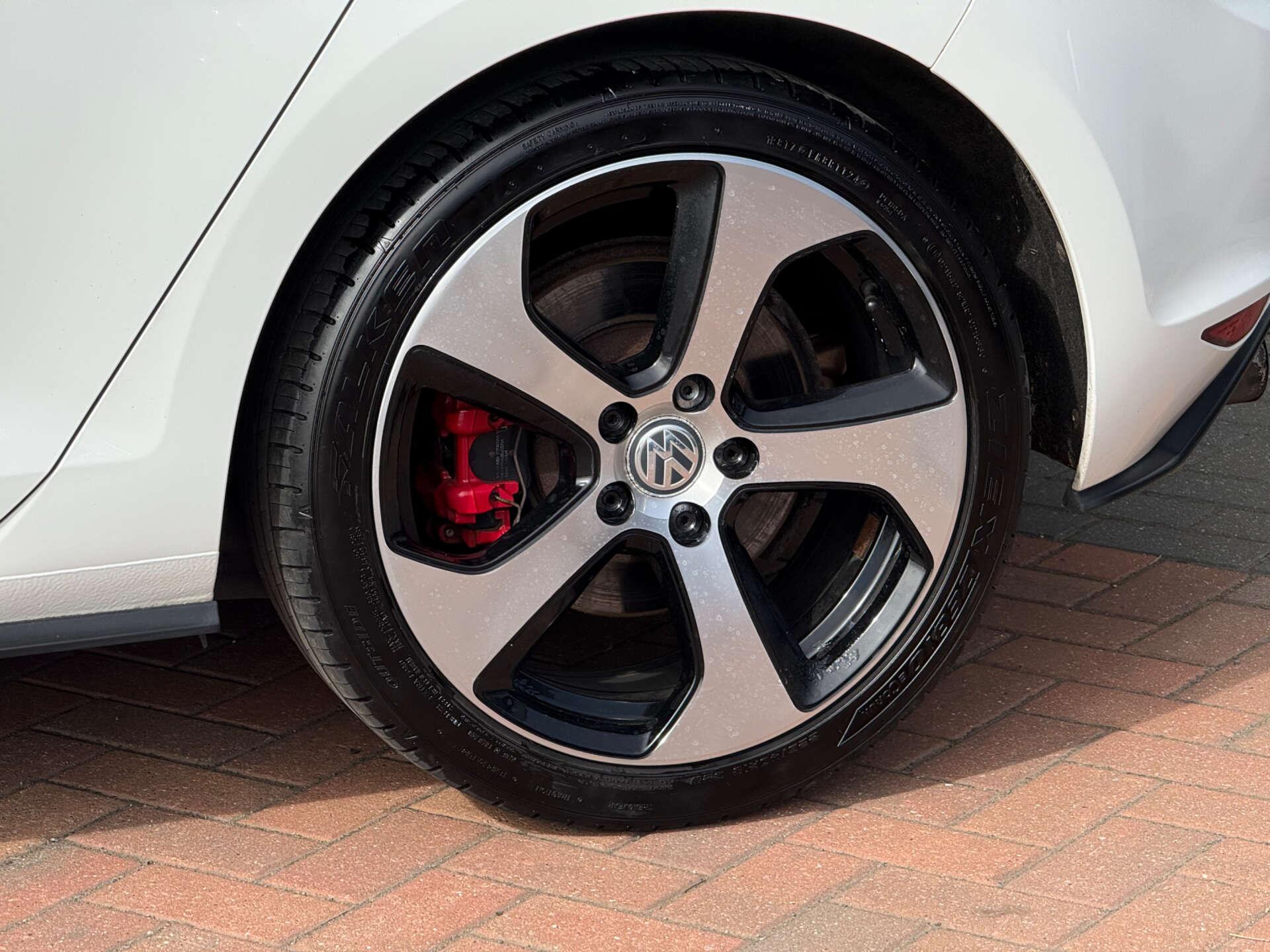 Volkswagen Golf view 10