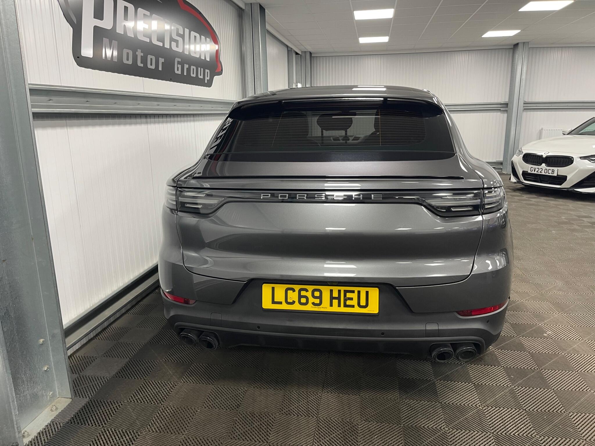 Porsche Cayenne view 23