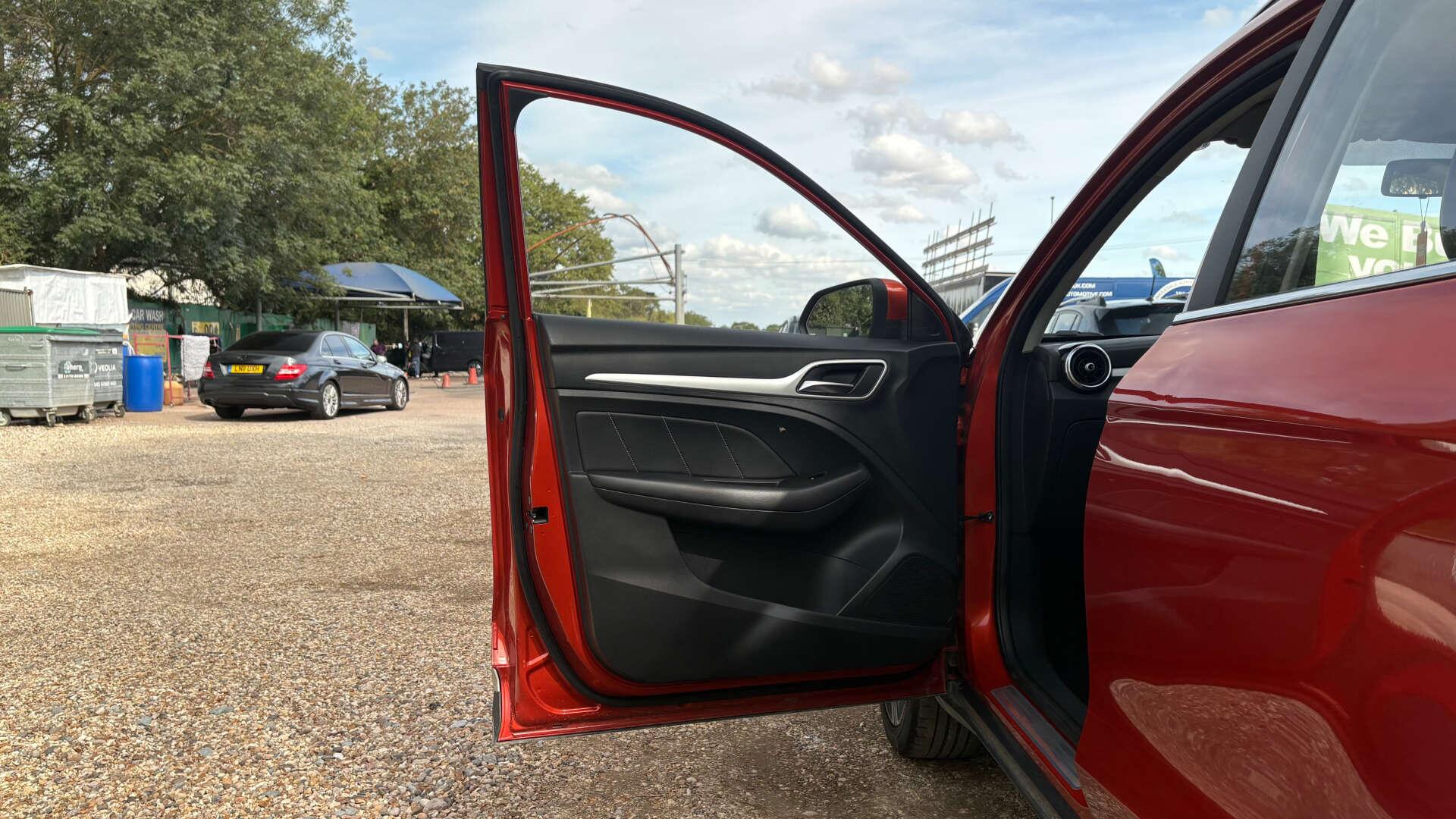 MG ZS view 40