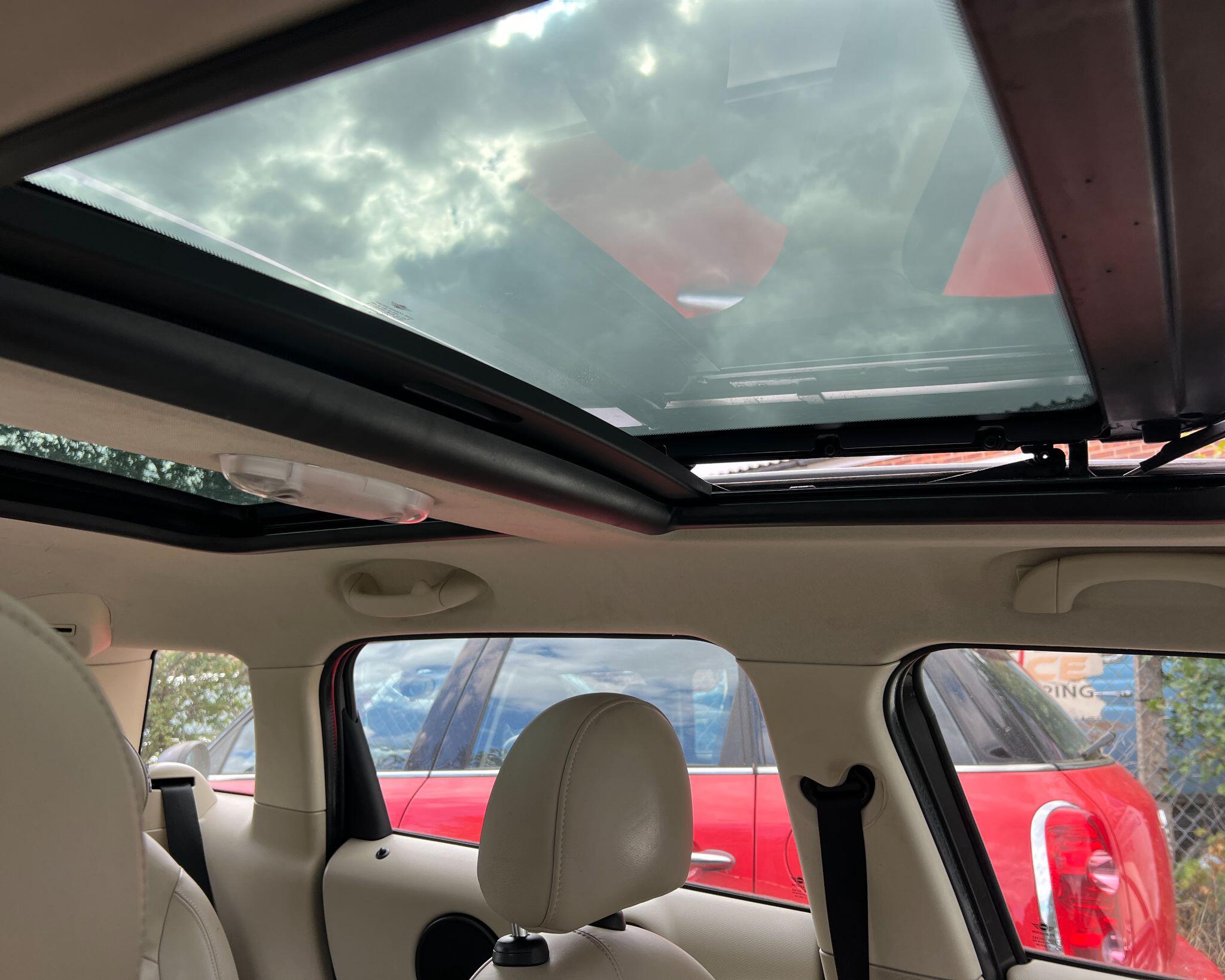 Mini Countryman view 28