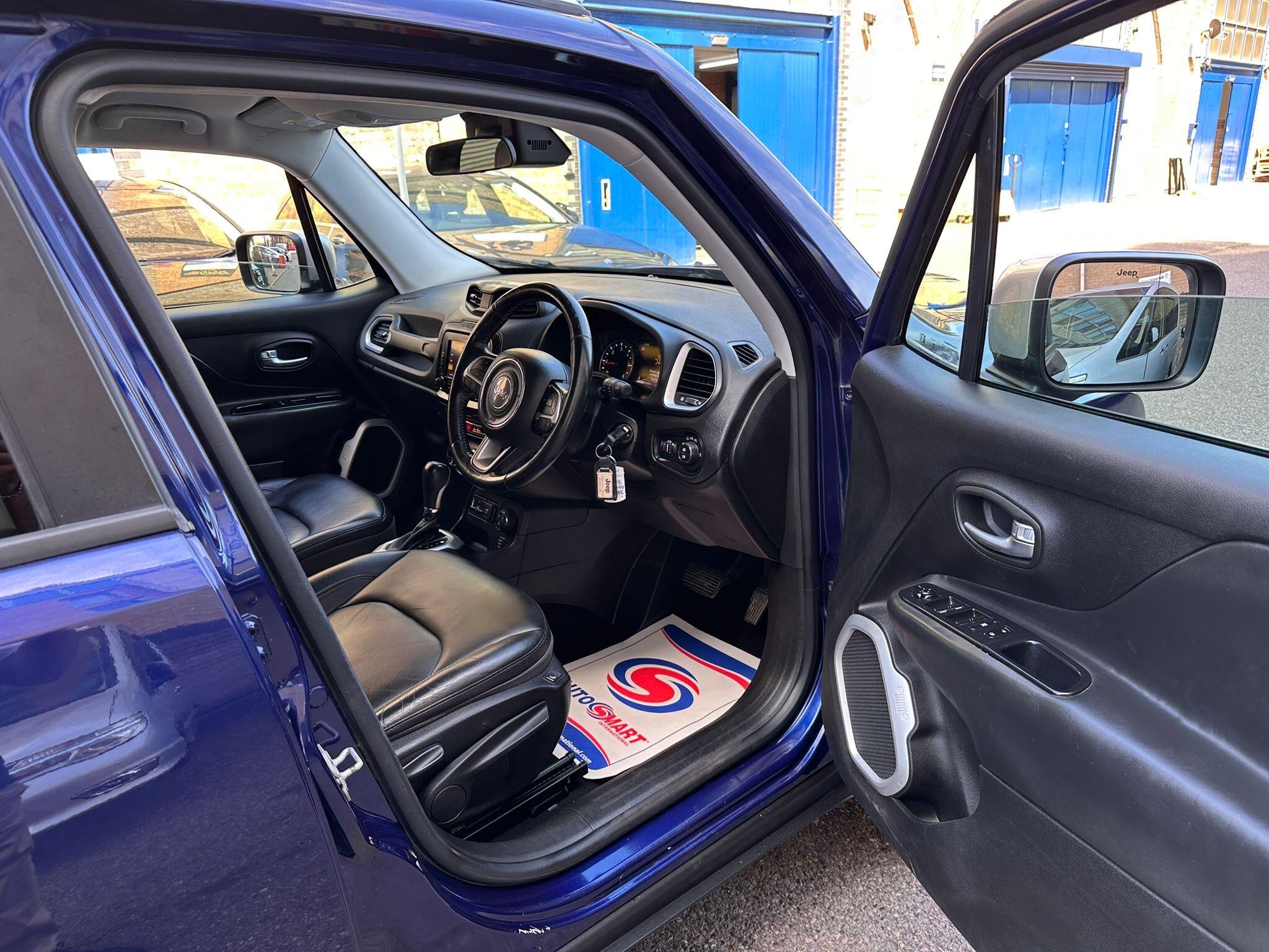 Jeep Renegade view 17