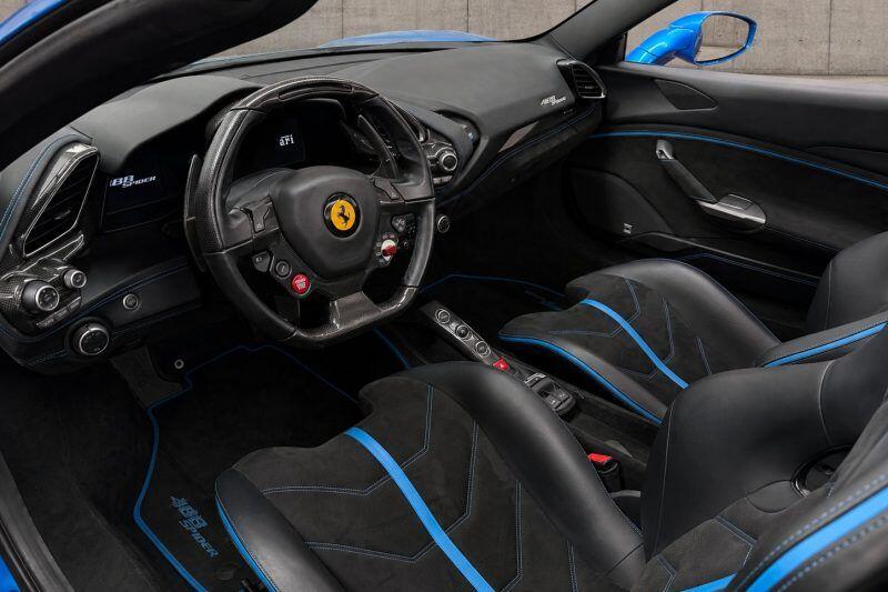 Ferrari 488 view 12