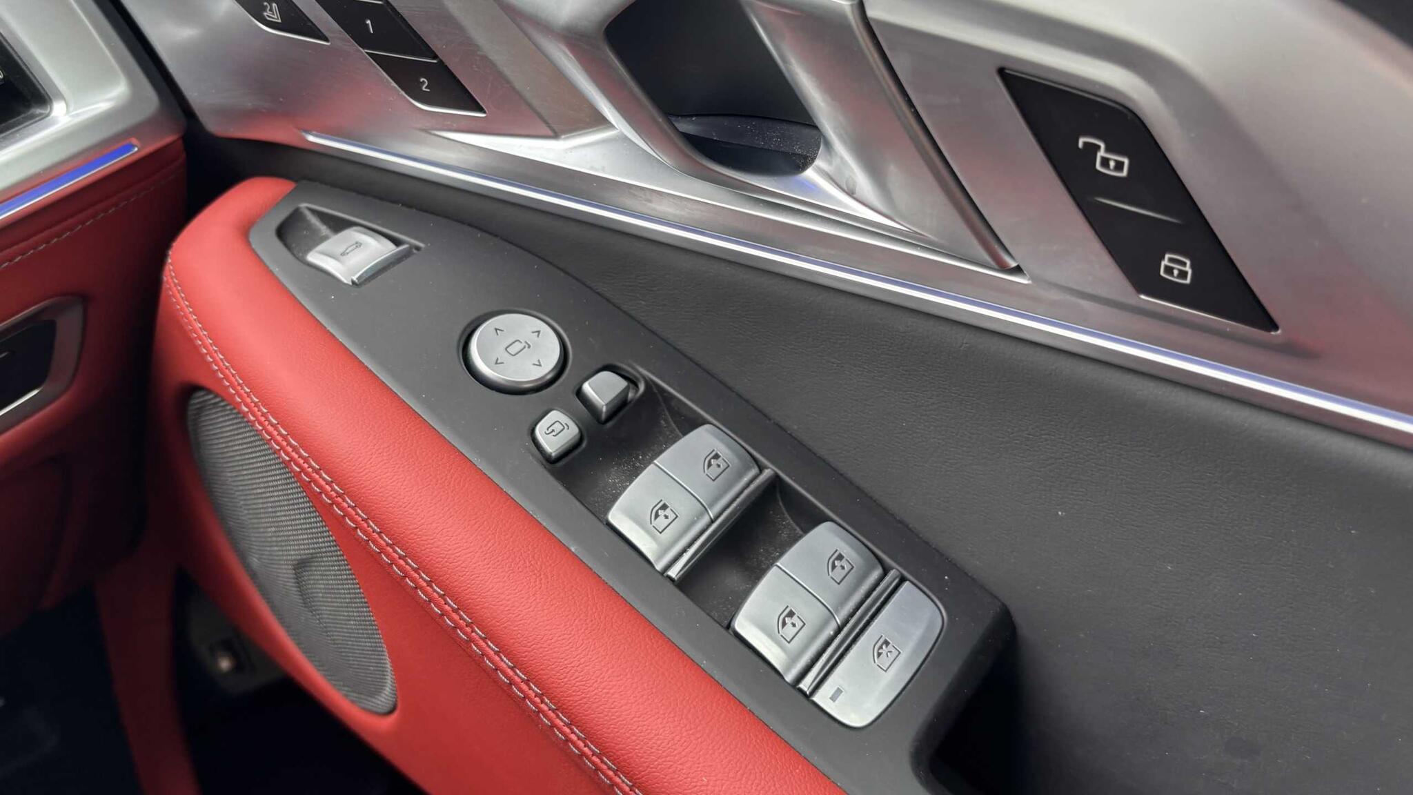 BMW XM view 27