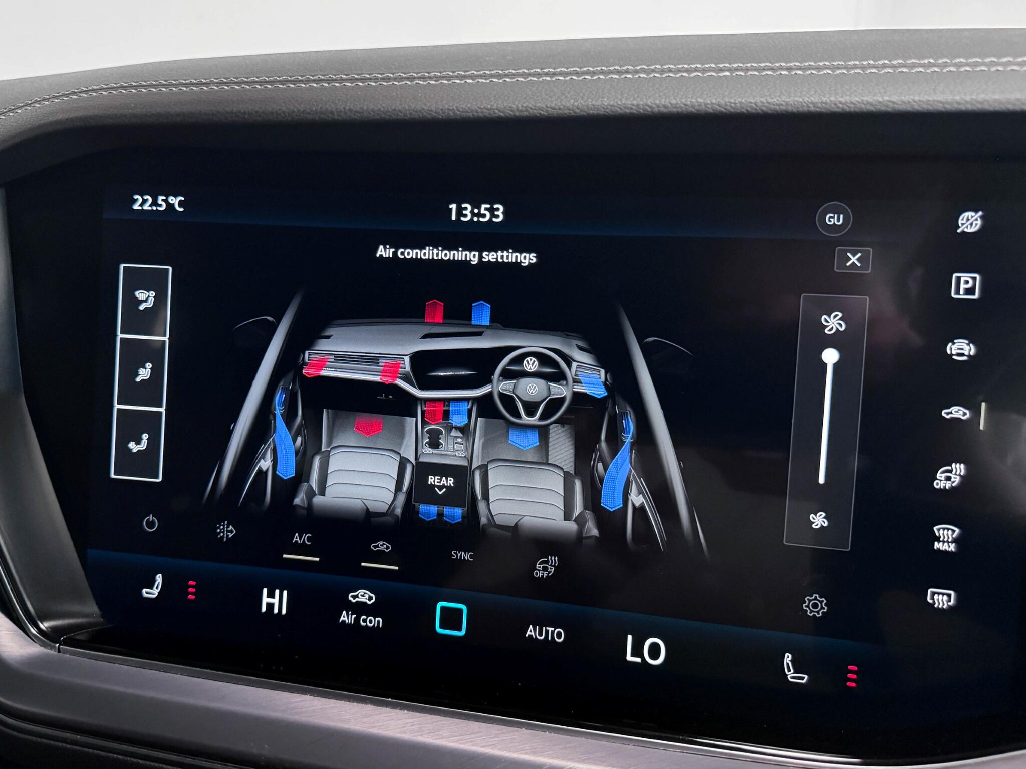 Volkswagen Touareg view 43