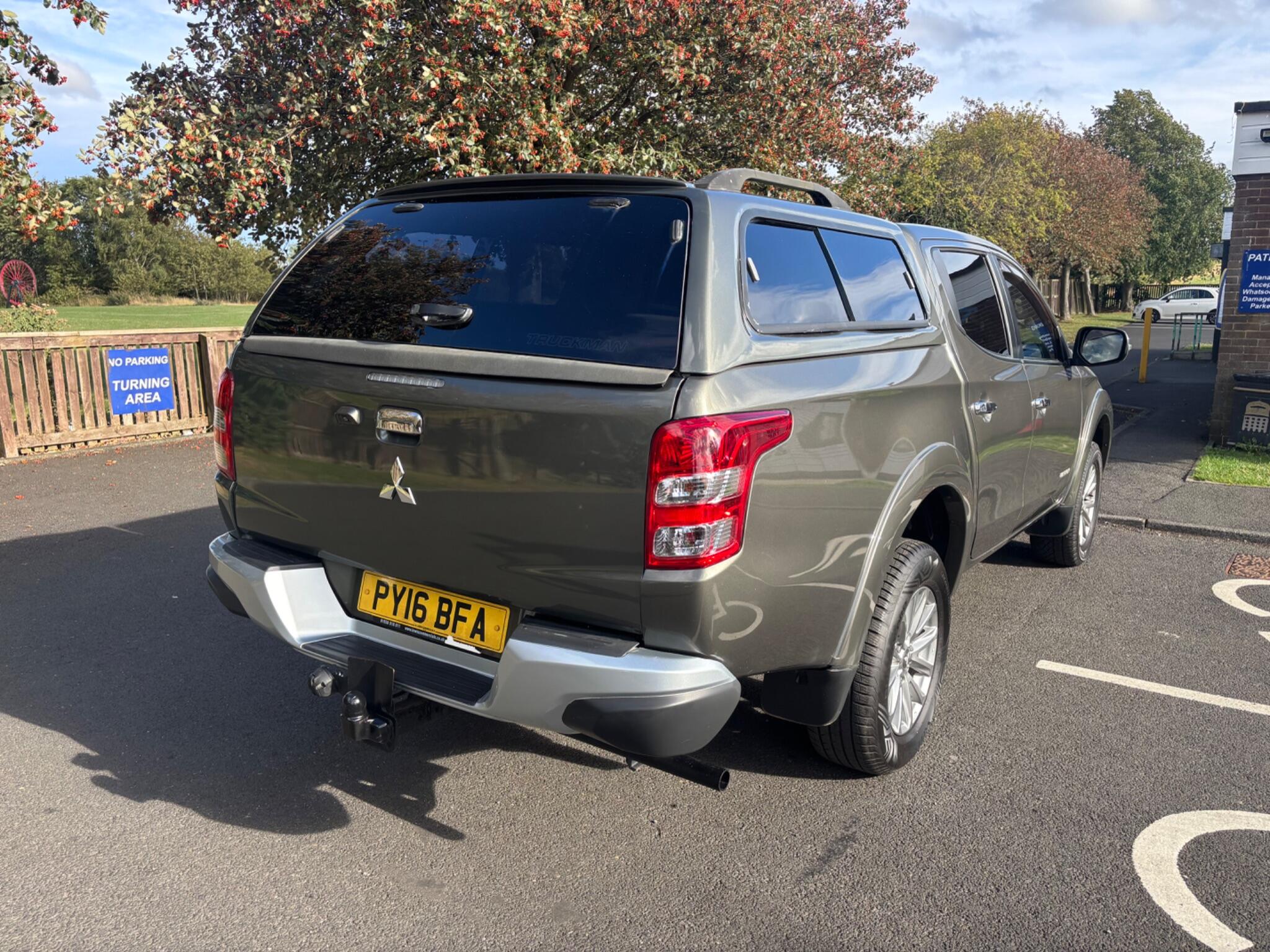 Mitsubishi L200 view 7