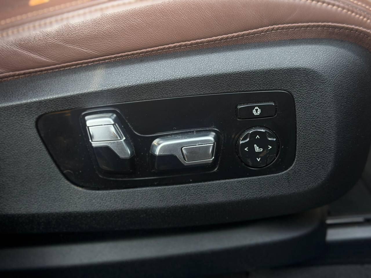 BMW X7 view 12