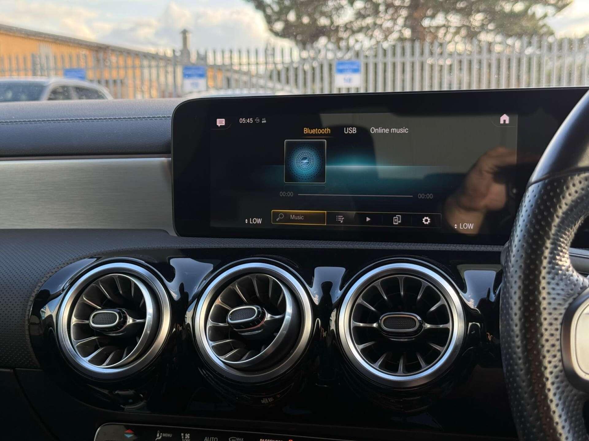 Mercedes-Benz Cla view 68