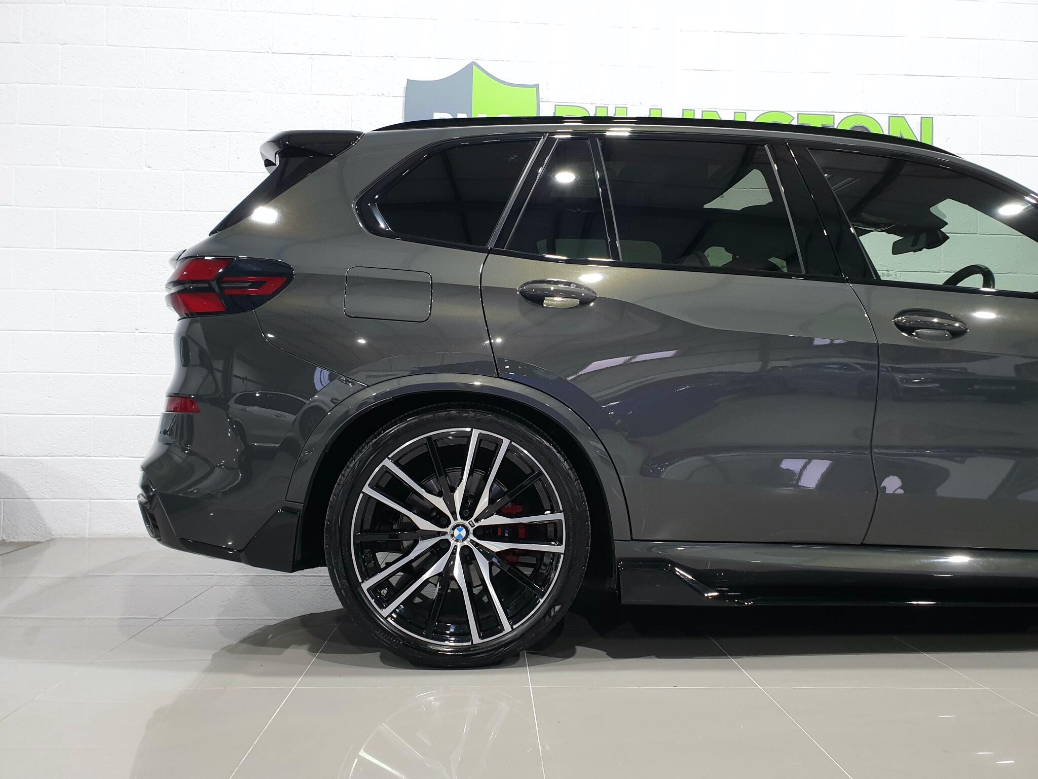 BMW X5 view 16