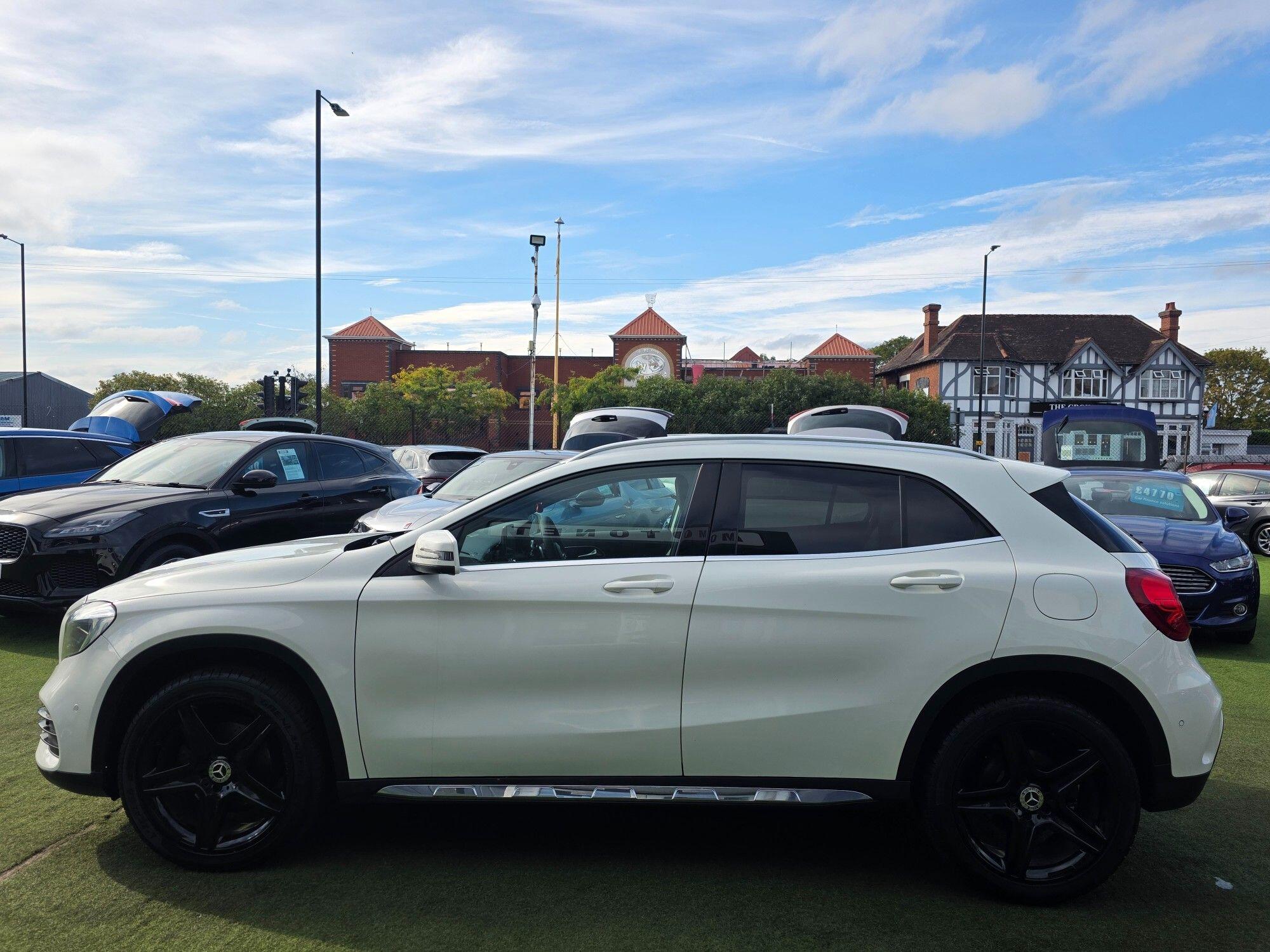 Mercedes-Benz Gla view 6