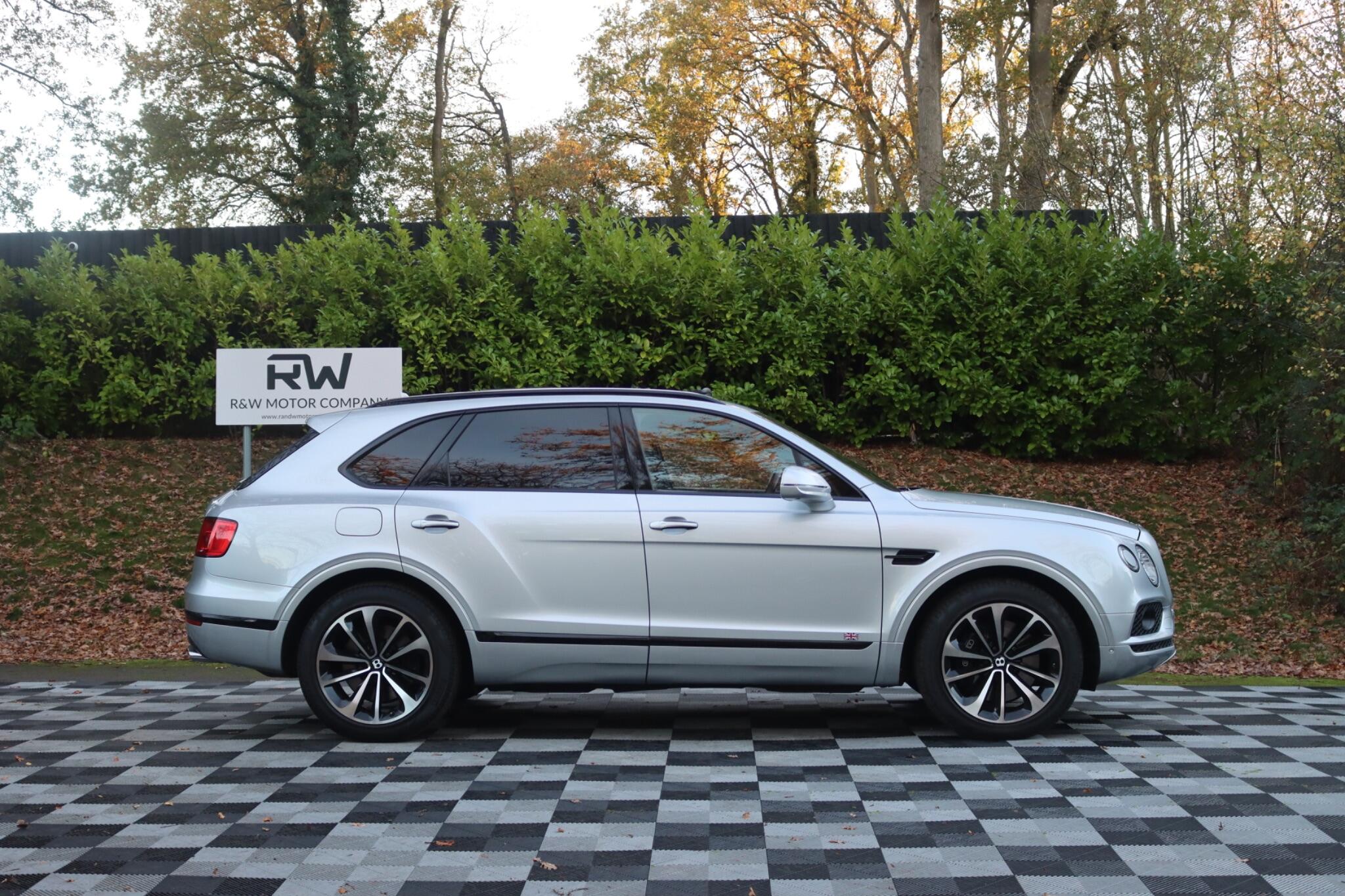 Bentley Bentayga view 40