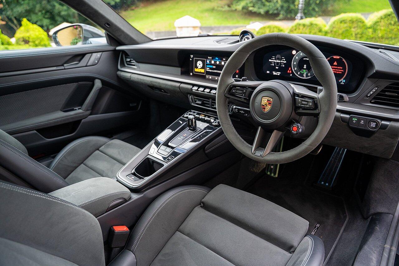 Porsche 911 view 47