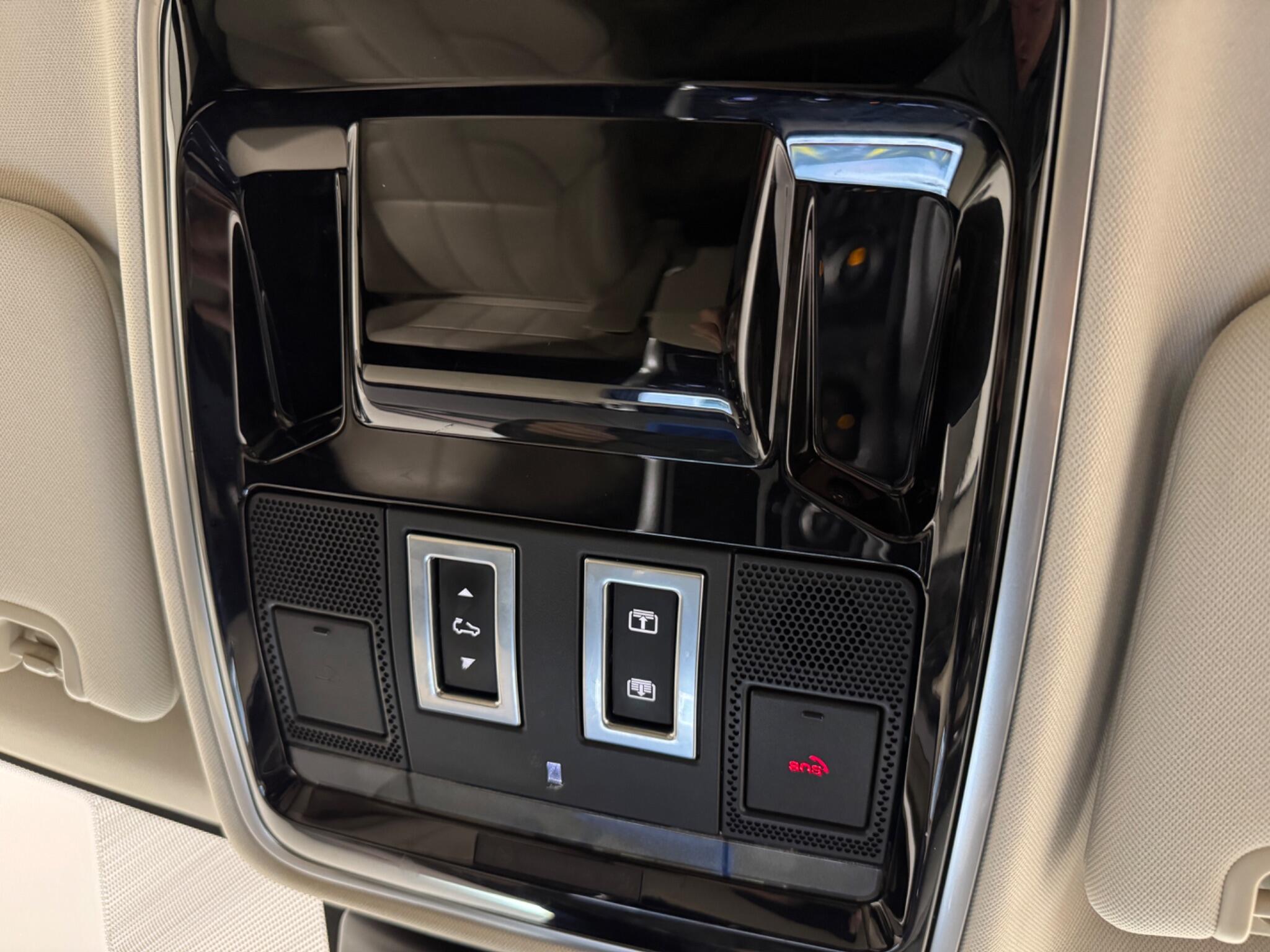 Land Rover Range Rover Sport view 33